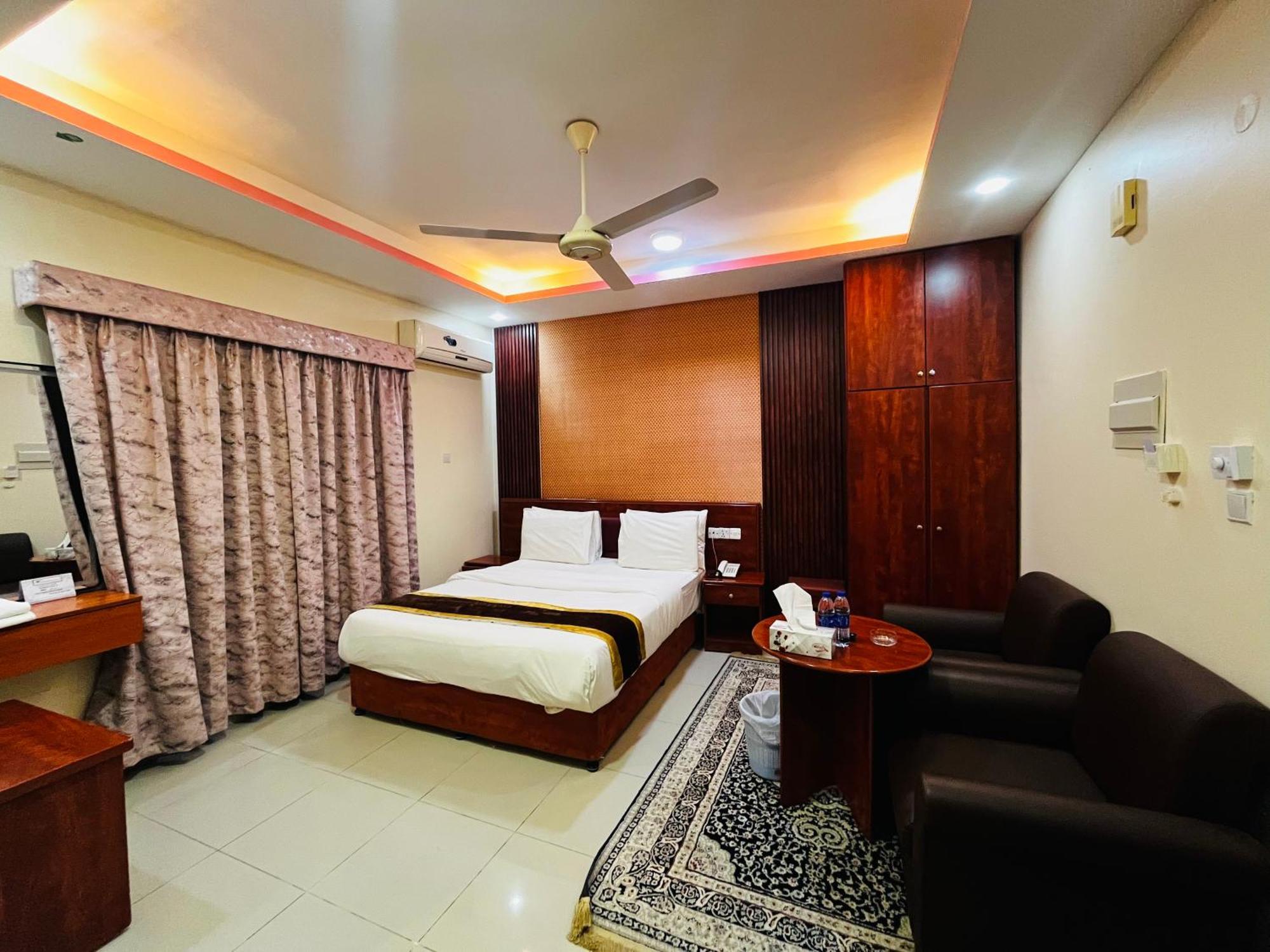Al Nakheel Hotel Apartments Рас-ель-Хайма Екстер'єр фото